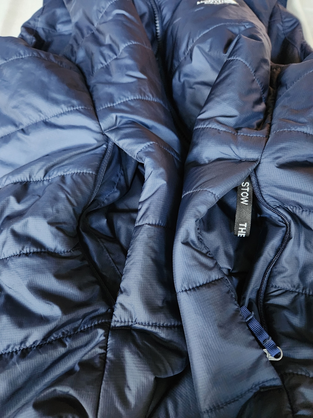 The North Face Women's Navy Packable Puffer Vest (Flare Vest) - Picture 7 of 12